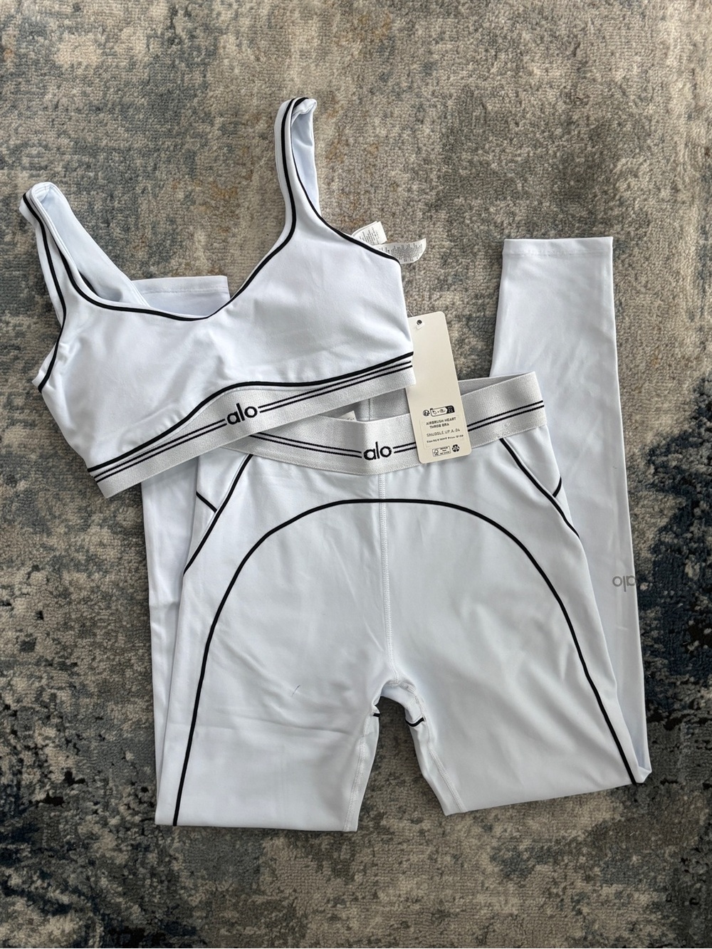 alo white heart throb full set